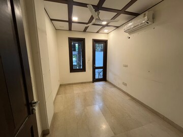 Room in 3 BHK Builder Floor at Saket – for Rent