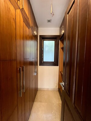 Room in 3 BHK Builder Floor at Saket – for Rent