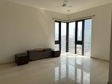 Room in 3 BHK Apartment at Indiabulls Sky Forest, Lower Parel – for Rent