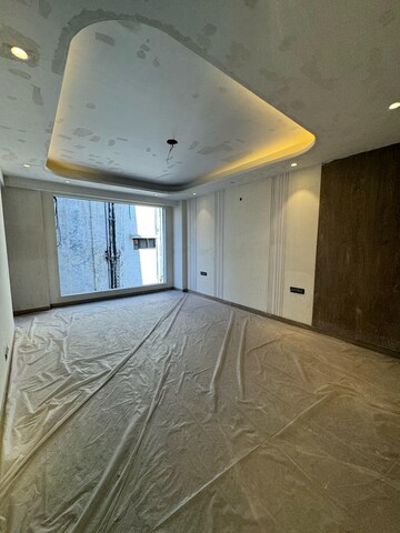 Room in 4 BHK Builder Floor at Saket – for Rent