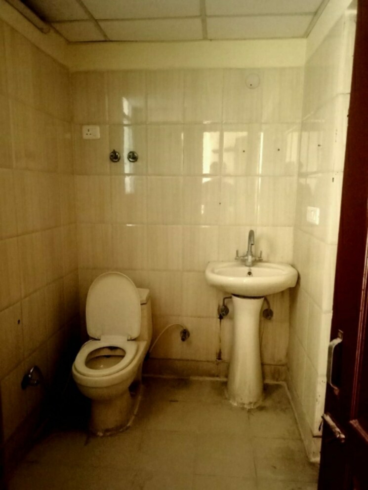 Attached Bathroom, mehak-jeevan 2 Bedroom 807 Sq.Ft. Apartment In Raj Nagar Extension Ghaziabad 8506898