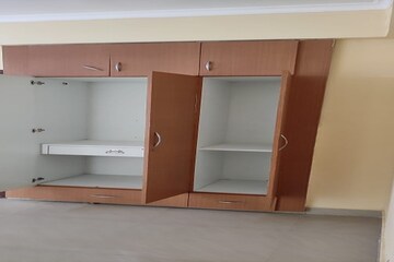 Room in 2 BHK Apartment at Amrapali Zodiac, Sector 120 – for Rent