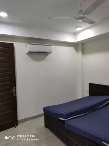 Room in 3 BHK Builder Floor at Maple Heights, Sector 43 – for Rent