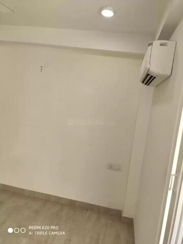 Room in 3 BHK Builder Floor at Maple Heights, Sector 43 – for Rent