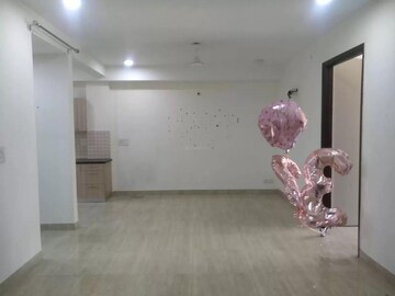 Room in 3 BHK Builder Floor at Maple Heights, Sector 43 – for Rent