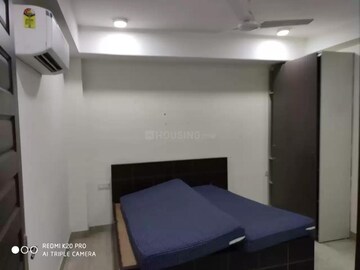 Room in 3 BHK Builder Floor at Maple Heights, Sector 43 – for Rent