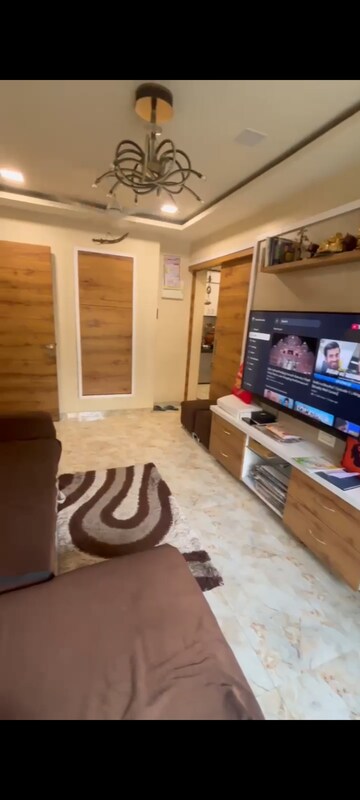 Room in 1 BHK Apartment at Laxmi Heights Goregaon, Goregaon West – for Sale