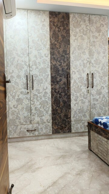 Furnished Amenities in 4 BHK Villa at Mira Nagar – for Sale
