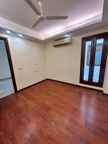 Room in 4 BHK Villa at Mira Nagar – for Sale