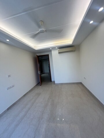 Room in 4 BHK Villa at Mira Nagar – for Sale