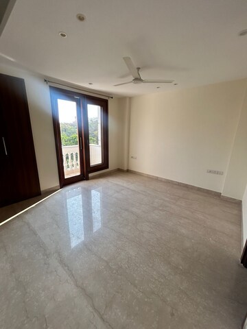 Room in 4 BHK Villa at Mira Nagar – for Sale