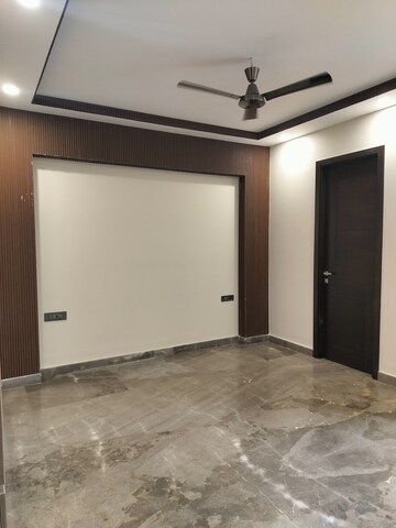 Room in 3 BHK Builder Floor at Greater Kailash I – for Rent