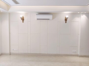 Room in 4 BHK Builder Floor at Sarvodya Enclave – for Rent