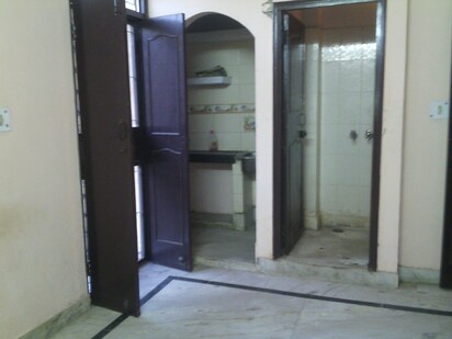 Rental RK 350 Apartment in Sarita Vihar Delhi 8507149