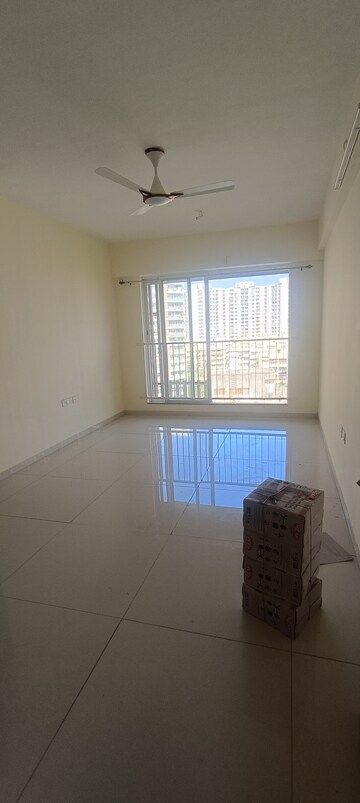 Room in 3 BHK Apartment at Godrej Nest Kandivali, Kandivali East – for Rent