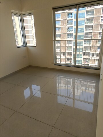 Room in 3 BHK Apartment at Godrej Nest Kandivali, Kandivali East – for Rent