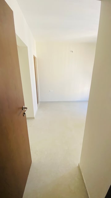Room in 1.5 BHK Apartment at Dosti West County Phase 4 Dosti Pine, Balkum Pada – for Rent