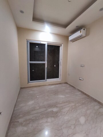 Room in 4 BHK Builder Floor at Saket – for Rent