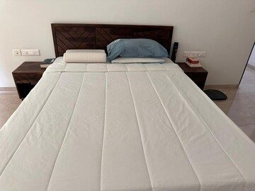 Room in 3 BHK Apartment at Lodha Kiara, Worli – for Rent