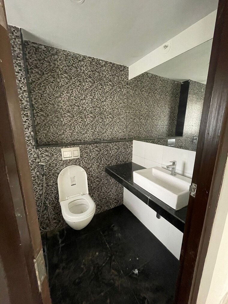 Attached Bathroom, lodha-casa-maxima 2 Bedroom 580 Sq.Ft. Apartment In Mira Road Thane 8507737