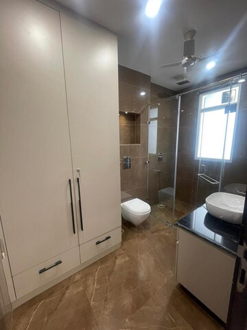 Attached Bathroom in 4 BHK Builder Floor at DLF Atria, Dlf Phase ii – for Rent