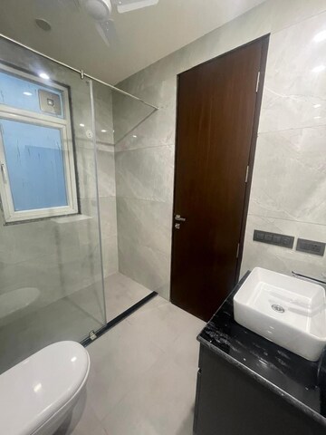 Attached Bathroom in 4 BHK Builder Floor at DLF Atria, Dlf Phase ii – for Rent
