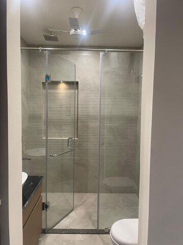 Attached Bathroom in 4 BHK Builder Floor at DLF Atria, Dlf Phase ii – for Rent