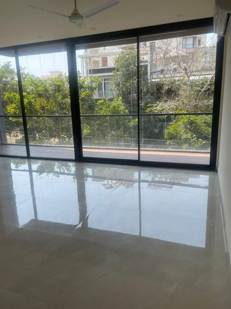 Room, dlf-atria 4 Bedroom 300 Sq.Ft. Builder Floor In Dlf Phase ii Gurgaon 8507764