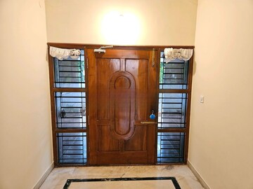 Room in 3 BHK Independent House at Hsr Layout – for Rent