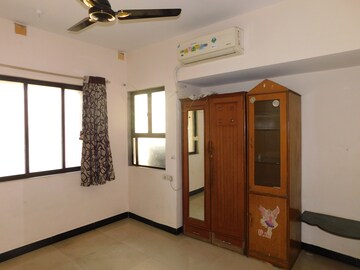 Room in 2 BHK Apartment at Gala Pride Park, Manpada – for Rent