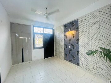 Room in 3 BHK Apartment at Sector 107 – for Sale