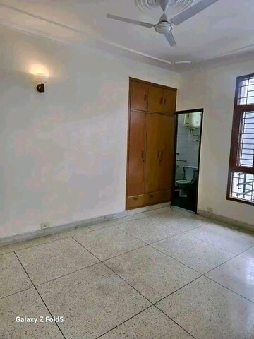 Room in 3 BHK Apartment at Sector 107 – for Sale