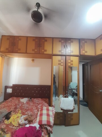 Room in 1 BHK Apartment at Bhoomi Rock Enclave, Kandivali West – for Rent