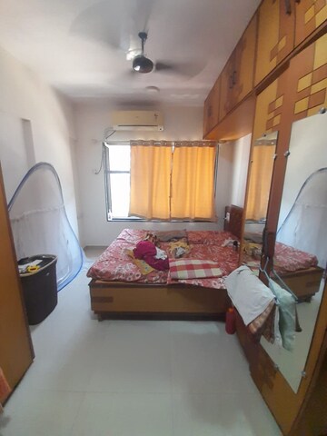Room in 1 BHK Apartment at Bhoomi Rock Enclave, Kandivali West – for Rent