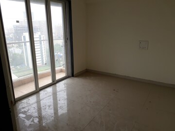 Bedroom in 3.5 BHK Apartment at Lotus Link Square, Malad West – for Rent