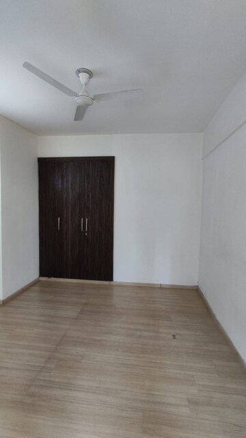 Room in 3 BHK Apartment at Moti Nagar – for Rent