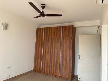 Room in 4 BHK Apartment at Bestech Park View Sanskruti, Sector 92 – for Rent