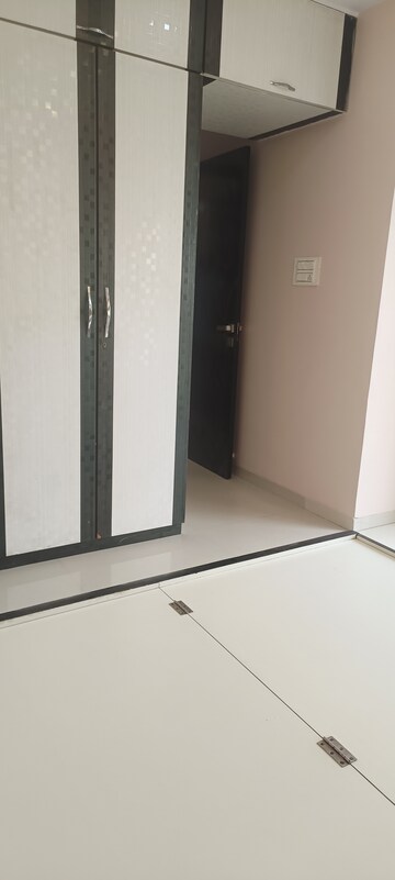 Room in 2 BHK Apartment at Neelkanth Heights, Ghansoli – for Rent