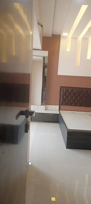 Room in 2 BHK Apartment at Neelkanth Heights, Ghansoli – for Rent
