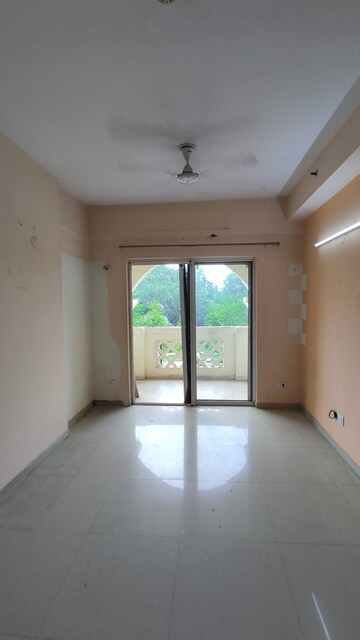 Room in 3 BHK Apartment at Moti Nagar – for Rent