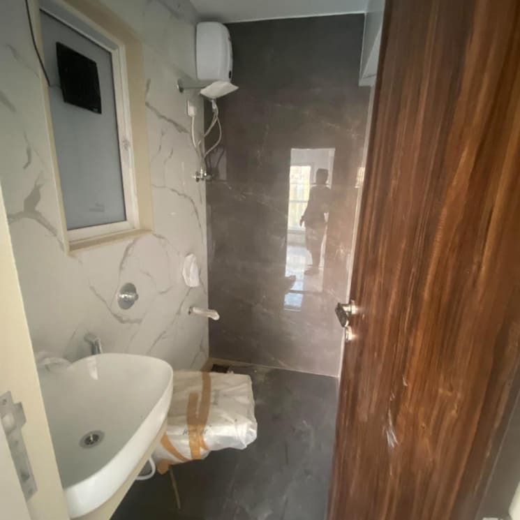 Attached Bathroom, goregaon west 1 Bedroom 400 Sq.Ft. Apartment In Goregaon West Mumbai 8508252