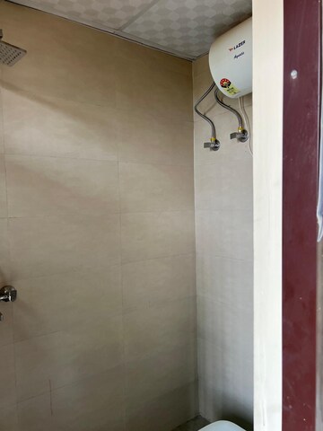 Attached Bathroom in 3 BHK Builder Floor at The Grand, Sector 52 – for Rent