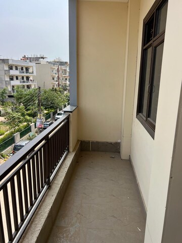Balcony in 3 BHK Builder Floor at The Grand, Sector 52 – for Rent