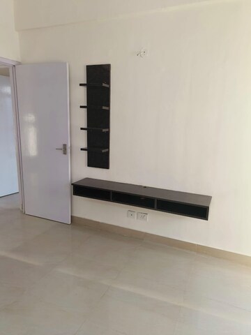 Room in 3 BHK Apartment at Sector 75 – for Sale