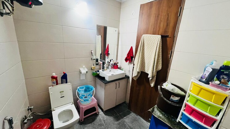 Attached Bathroom, dwarka 3 Bedroom 1100 Sq.Ft. Builder Floor In Dwarka Delhi 8508629