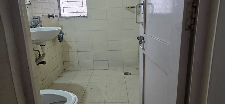 Bathroom, dwarka sector 18b 3 Bedroom 1800 Sq.Ft. Apartment In Dwarka Sector 18b Delhi 8508613