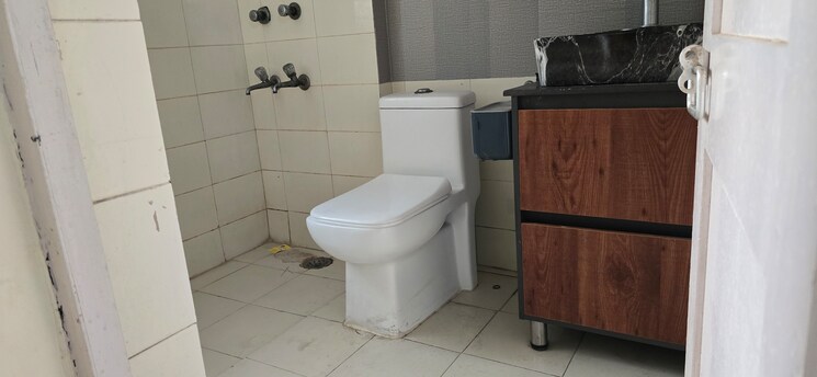 Bathroom, dwarka sector 18b 3 Bedroom 1800 Sq.Ft. Apartment In Dwarka Sector 18b Delhi 8508613