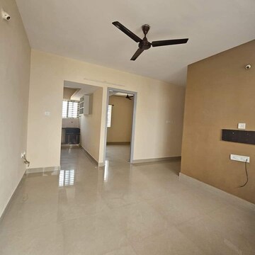 Room in 2 BHK Builder Floor at Hsr Layout – for Rent