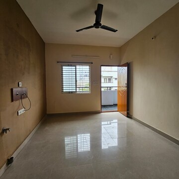 Room in 2 BHK Builder Floor at Hsr Layout – for Rent