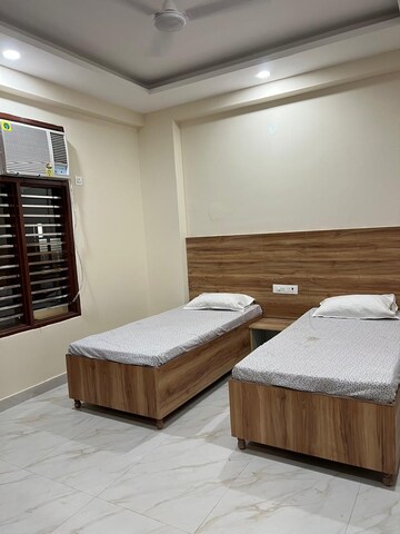 Room in  Pg at Badshahpur – for Rent